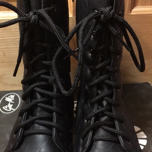 🎉HP🎉 Gia Mia Classic Combat Boots - Picture 6 of 8